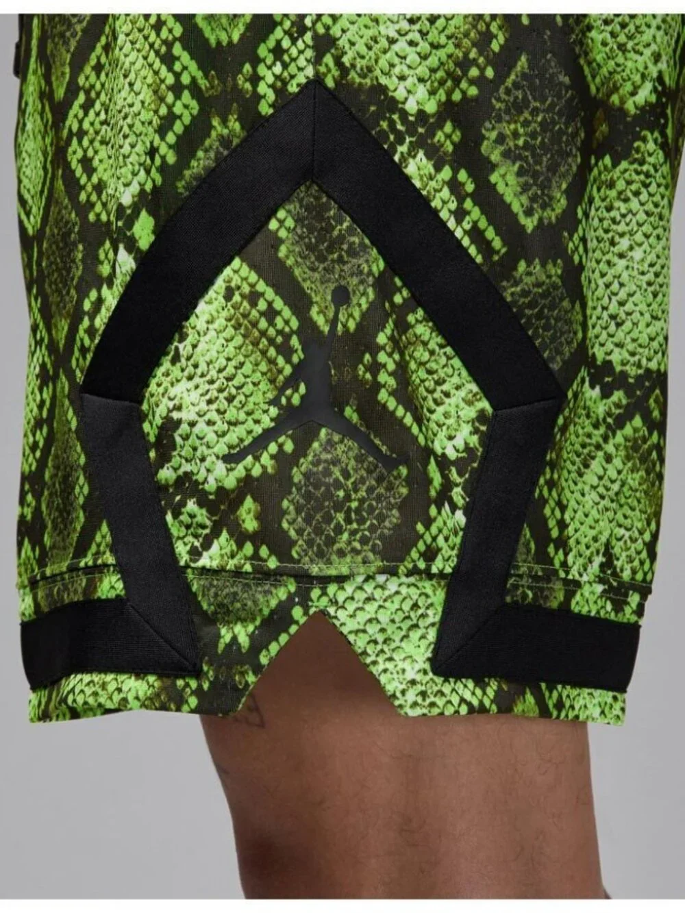 Jordan Sport Men's Dri-FIT Mesh Diamond Shorts Electric Green HF9907-358, Size M